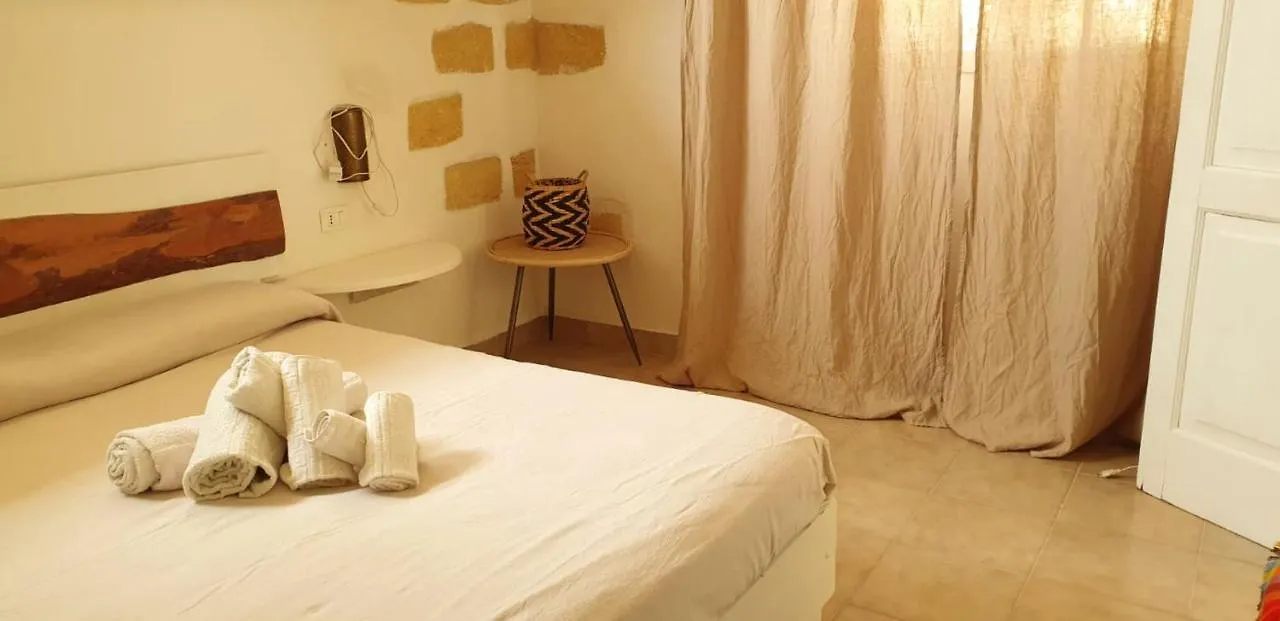 One Bedroom House With Sea View And Garden At Lampedusa 1 Km Away From The Beach